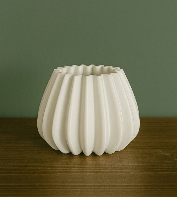 ქოთანი მინიმალისტური დიზაინით