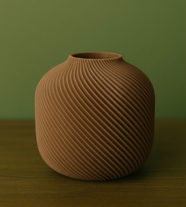 ქოთანი ტალღოვანი დიზაინით