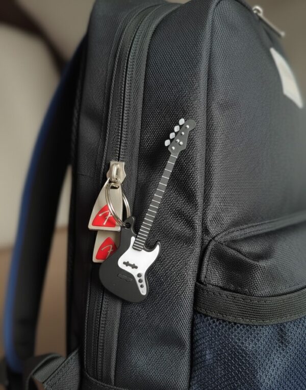 ბასს გიტარის საკიდი